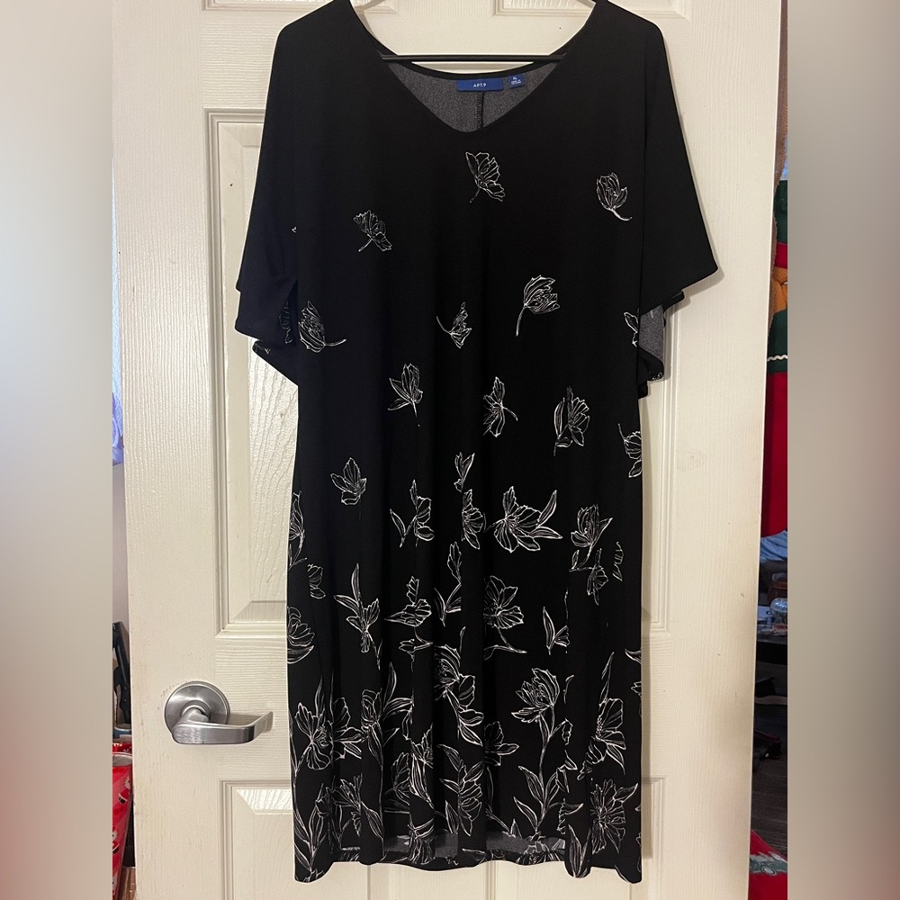Apt. 9 Elegant Black Dress with White Floral Pattern